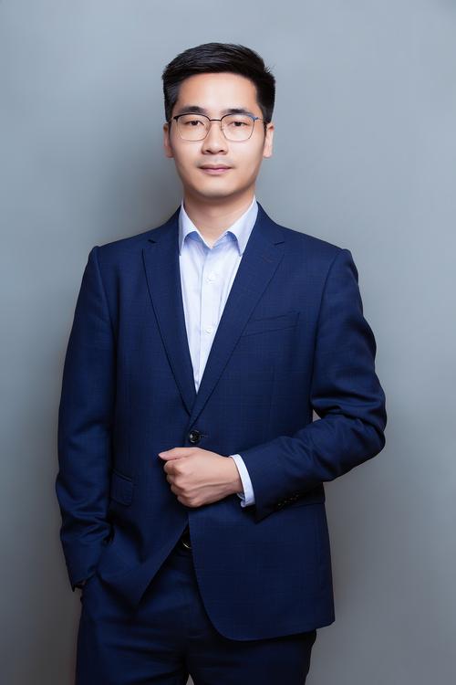 刘长明 视觉与舞美负责人